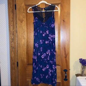 🎉 3 for 30! 🎉 Minkpink dress with lace and slits